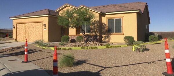 Обыск в доме Стива Пэддока, устроишего стрельбу в Лас-Вегасе Обыск в доме Стива Пэддока, устроишего стрельбу в Лас-Вегасе - Sputnik Молдова