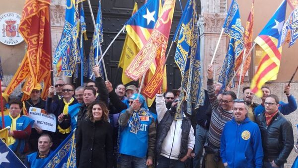 Manifestazione davanti al Consolato spagnolo a Verona. - Sputnik Moldova-România