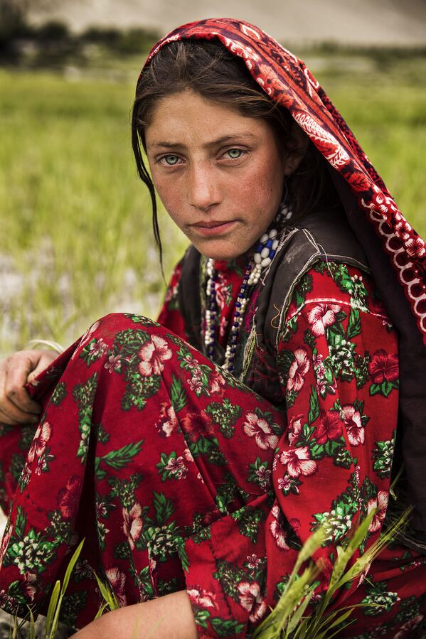 Фотография жительницы Афганистана, включенная в книгу The Atlas of Beauty - Sputnik Молдова