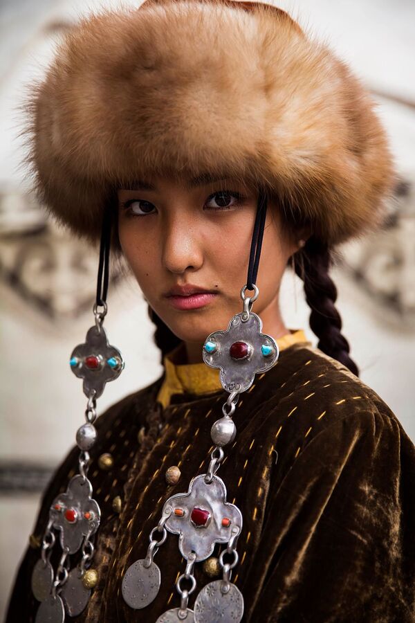 Фотография жительницы Киргизии, включенная в книгу The Atlas of Beauty - Sputnik Молдова