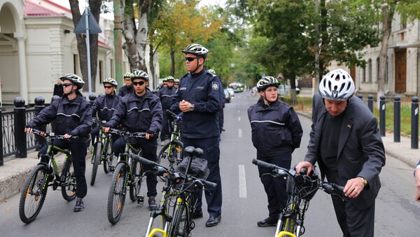 Ambasadorul SUA la Chișinău, James Pettit la lansarea Serviciului de patrulare pe biciclete al INP - Sputnik Moldova