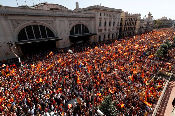 Митинг в защиту единства Испании в Барселоне - Sputnik Молдова