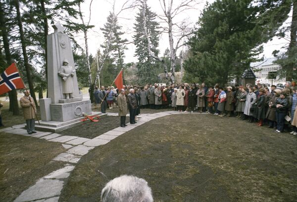 Памятник советским воинам, погибшим в Великой Отечественной войне на территории Норвегии на кладбище Вестре Гровлюнд в Осло. Установлен 7 ноября 1947 года. - Sputnik Молдова