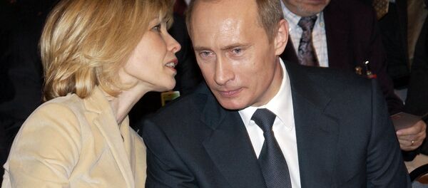 Doris Schröder-Köpf und Wladimir Putin (Archivbild) - Sputnik Moldova-România