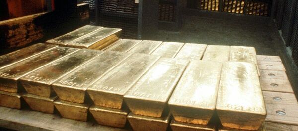 Undated photo of gold ingots in the strongroom of the Swiss national bank in Bern. The Swiss government on Wednesday, April 12, 2000 - Sputnik Moldova-România