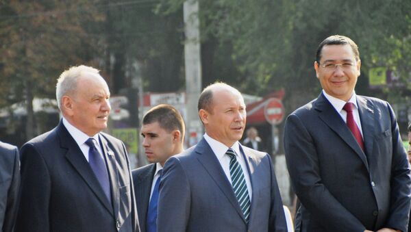 Тимофти, Стрелец, румынский премьер Виктор Понта на праздновании Дня независимости Молдовы - Sputnik Moldova