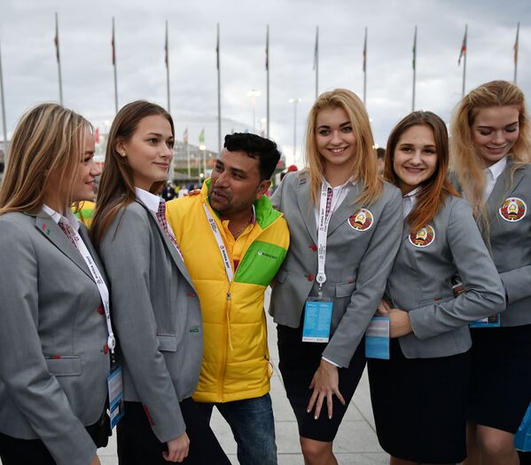 Участники XIX Всемирного фестиваля молодежи и студентов в Сочи - Sputnik Молдова