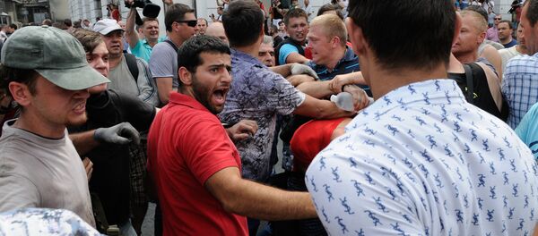 Уборка баррикад на Майдане в Киеве - Sputnik Moldova-România