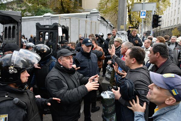 Акция протеста у здания Верховной рады Украины в Киеве Акция протеста у здания Верховной рады Украины в Киеве - Sputnik Moldova