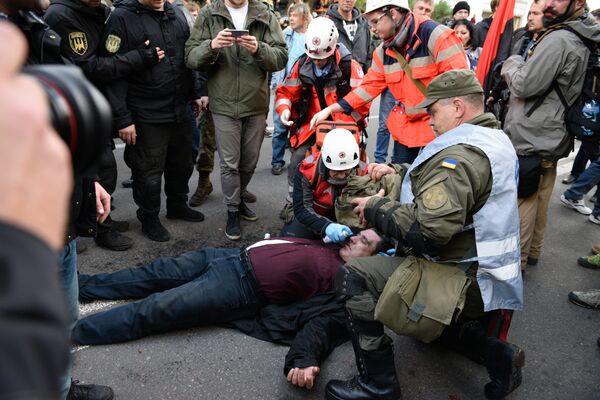 Акция протеста у здания Верховной рады Украины в Киеве Акция протеста у здания Верховной рады Украины в Киеве - Sputnik Moldova