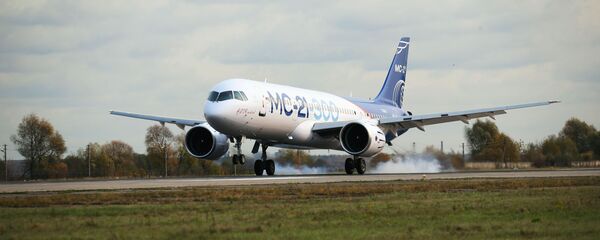 Самолет МС-21 во время первого перелета из Иркутска в Жуковский Самолет МС-21 во время первого перелета из Иркутска в Жуковский - Sputnik Молдова