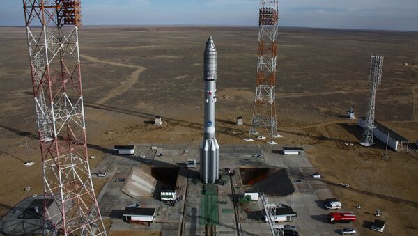 Ракета тяжелого класса Протон-М с канадско-американским космическим аппаратом SkyTerra установлена на старт - Sputnik Молдова