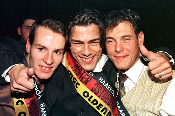 Mister East Germany 1997/98, Adrian Ursache (centru) Mister East Germany 1997/98, Adrian Ursache (centru) - Sputnik Moldova-România