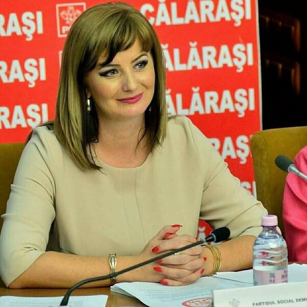 Senatoarea PSD Călărași, Roxana Natalia Pațurcă Senatoarea PSD Călărași, Roxana Natalia Pațurcă - Sputnik Moldova-România