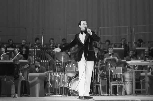 Советский оперный и эстрадный певец народный артист СССР Муслим Магометович Магомаев, фото из архива Советский оперный и эстрадный певец народный артист СССР Муслим Магометович Магомаев, фото из архива - Sputnik Молдова