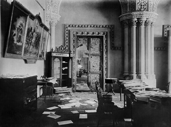 Готический зал Зимнего дворца - резиденции Временного правительства, после взятия его большевиками во время Октябрьской социалистической революции. 7 ноября 1917 года, Петроград - Sputnik Молдова