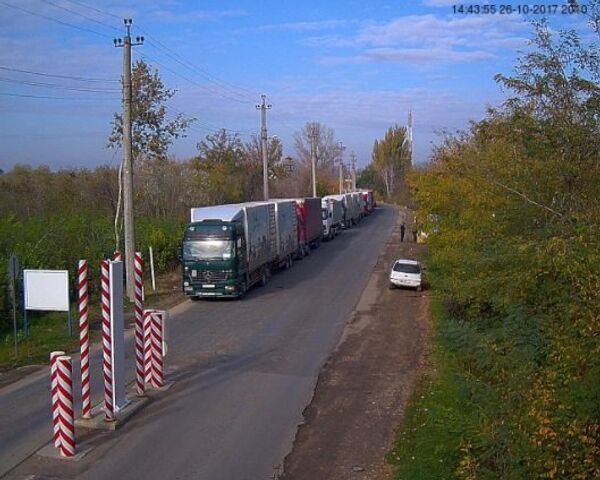 Грузовики в пункте пропуска Скулень - Sputnik Молдова