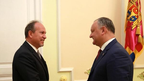 Președintele Igor Dodon și ambasadorul României în Republica Moldova Daniel Ioniță - Sputnik Moldova