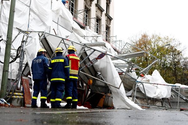 Разрушения в результате шторма Герварт в Германии - Sputnik Молдова