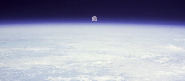 Восход Луны над планетой Земля - Sputnik Moldova-România
