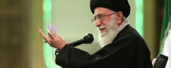 In this picture released by the official website of the office of the Iranian supreme leader, Supreme Leader Ayatollah Ali Khamenei delivers his speech in a meeting with a group of religious performers in Tehran, Iran, Thursday, April 9, 2015 - Sputnik Moldova-România