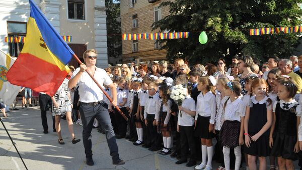Кишинев, лиецисты 1 сентября, школьники, школьная линейка - Sputnik Молдова