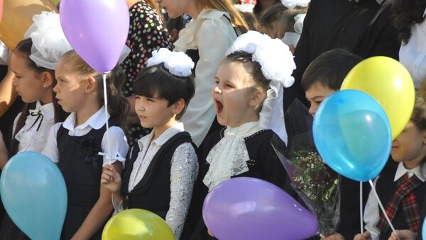 Школьники, первоклашки, 1 сентября, лицеи, 35 тысяч детей пошли  1 сентября в первый класс в Молдове - Sputnik Moldova