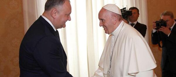 Президент Молдовы Игорь Додон и папа римский Франциск - Sputnik Молдова