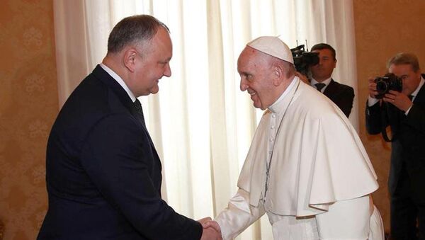 Президент Молдовы Игорь Додон и папа римский Франциск - Sputnik Молдова