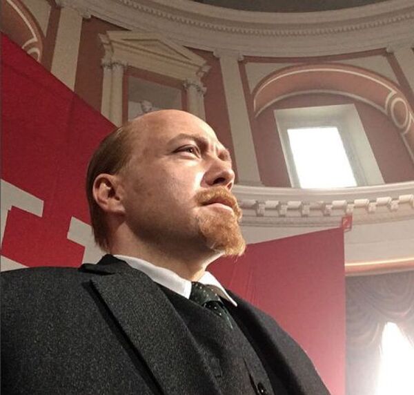 Евгений Стычкин в роле Ленина, в сериале Троцкий - Sputnik Молдова