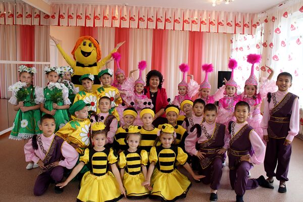 Директор усть-каменогорского детского дома Умiт Майра Бейсеканова - Sputnik Молдова