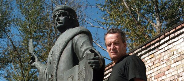 Минский скульптор Эдуард Астафьев - автор памятника белорусскому первопечатнику Франциску Скорине. - Sputnik Молдова