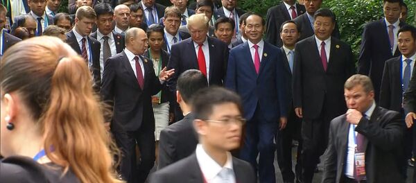 Общение Путина и Трампа во второй день АТЭС Общение Путина и Трампа во второй день АТЭС - Sputnik Молдова