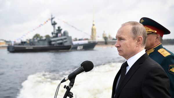 President Putin takes part in Navy Day celebrations - Sputnik Moldova-România
