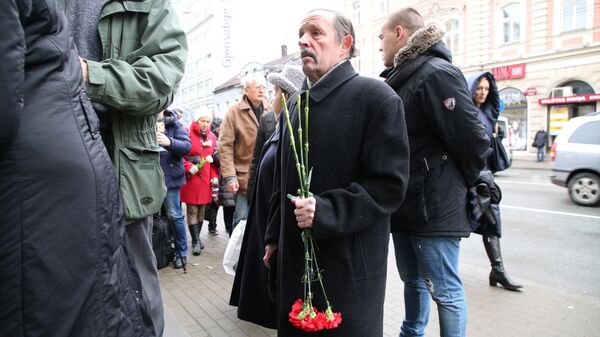 Рижане пришли попрощаться с Михаилом Задорновым - Sputnik Молдова