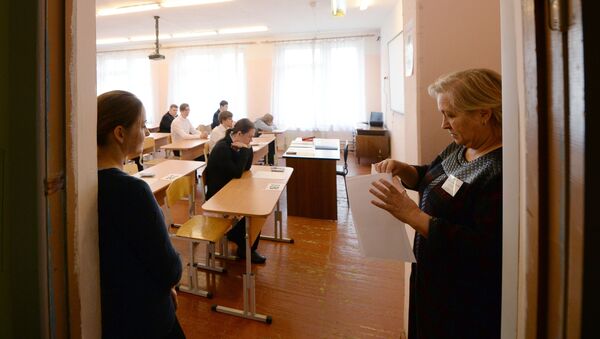 Elevi la școală în timpul orelor - Sputnik Moldova-România