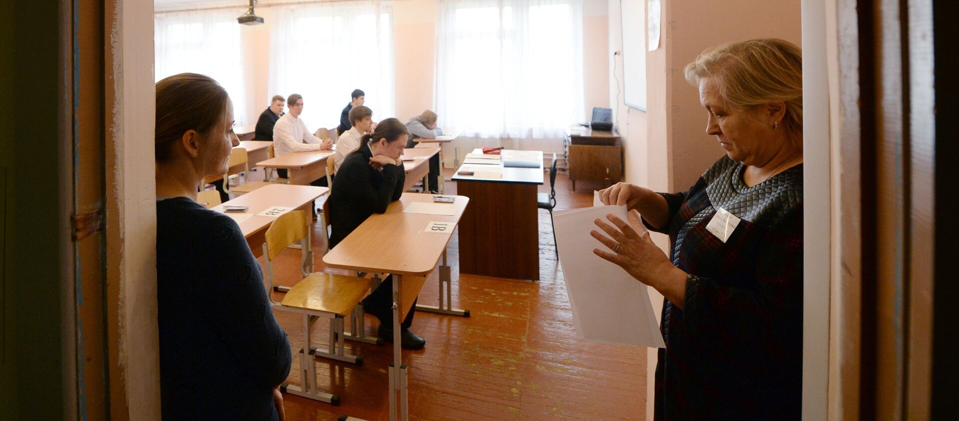 Elevi la școală în timpul orelor - Sputnik Moldova, 1920, 12.05.2021
