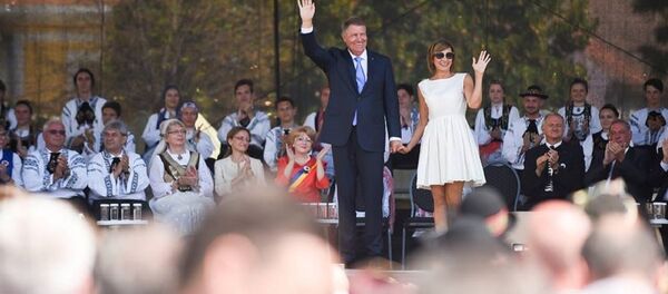 Claus Iohannis, Carmen Iohannis - Sputnik Moldova-România
