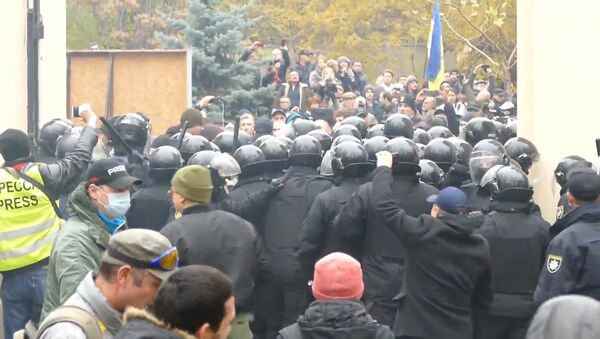 Столкновения полиции и демонстрантов в Одессе - Sputnik Молдова
