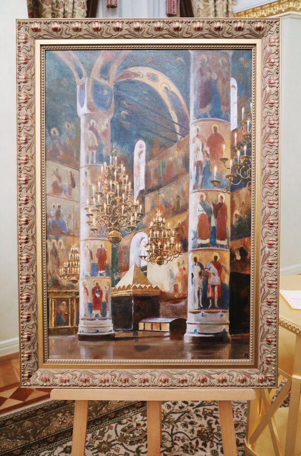 Картина Успенский собор Кремля (художник Владимир Лаповок), которую президент РФ Владимир Путин подарил патриарху Московскому и всея Руси Кириллу в честь его дня рождения - Sputnik Молдова