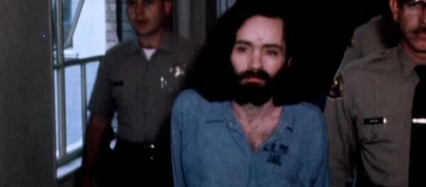 Серийный убийца Чарльз Мэнсон умер в тюрьме США в возрасте 83 года - Sputnik Молдова