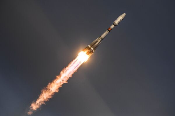 Запуск ракеты-носителя Союз-2.1б с КА Метеор №2-1 с космодрома Восточный Запуск ракеты-носителя Союз-2.1б с КА Метеор №2-1 с космодрома Восточный - Sputnik Молдова