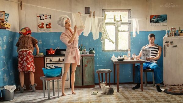 Barbie und Ken in der Küche einer Kommunalka - Sputnik Молдова