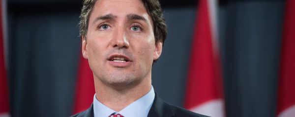 Canadian Liberal Party leader Justin Trudeau speaks at a press conference in Ottawa on October 20, 2015 after winning the general elections - Sputnik Moldova-România