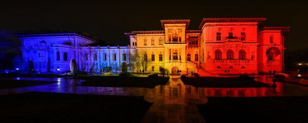 Palatul Cotroceni luminat în culorile tricolorului cu ocazia Zilei Naționale - Sputnik Moldova-România