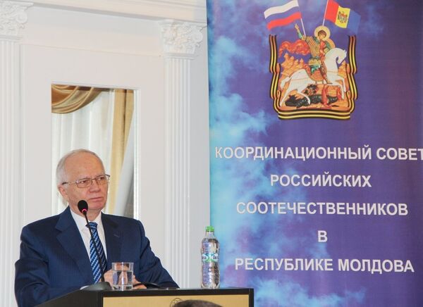 Участники Страновой конференции российских соотечественников в Кишиневе. Посол России в Молдове Фарит Мухаметшин - Sputnik Молдова