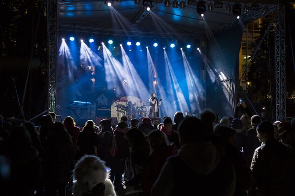 Праздничный концерт к началу периода зимних торжеств - Sputnik Молдова