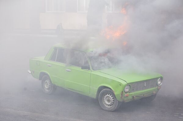 Машина в огне - Sputnik Молдова