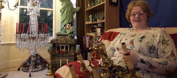 Femeie logodită cu un candelabru cumpărat de pe eBay - Sputnik Moldova-România