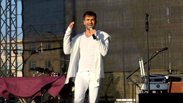 Молдавский певец Ионел Истрати выступил на концерте в честь 10-летия Милсами - Sputnik Moldova